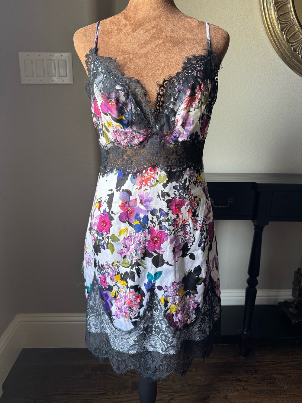 bebe Silk Floral Eyelash Lace Slip Dress Lingerie Style Sexy 8 Adjustable Straps